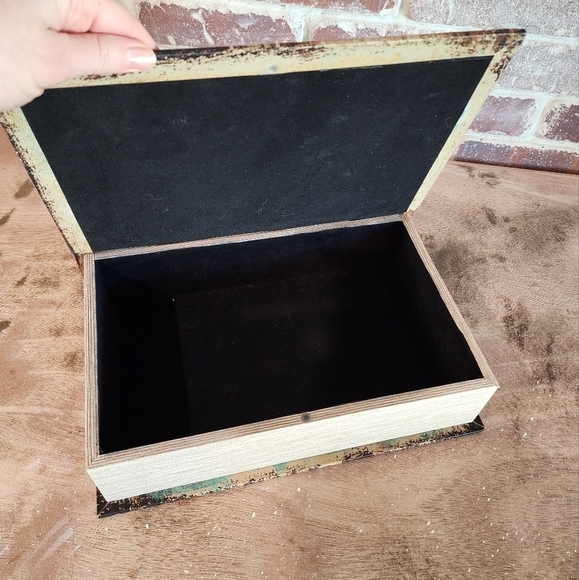 Taylor Swift 1989 Polaroids Inspired Keepsake Box - Picture 2 of 8